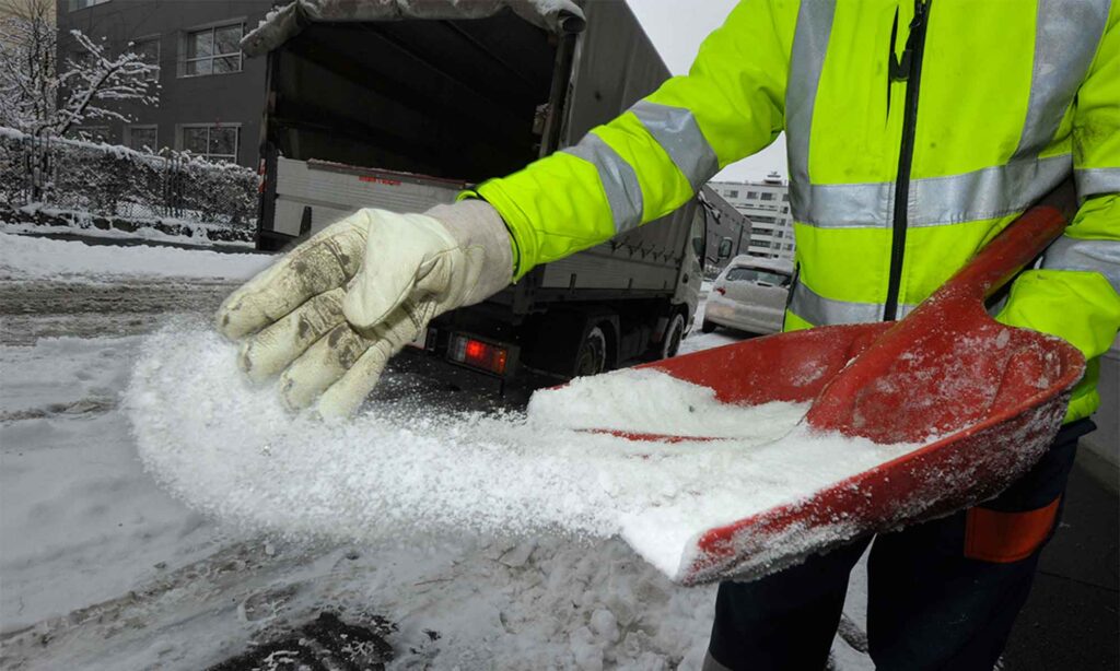 car rust due to road salts in snowy areas